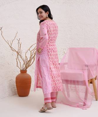 Petunia pink kurta with narrow pants 4