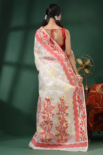 White Handwoven Dhakai Jamdani Saree With Foliage Designs Without Blouse