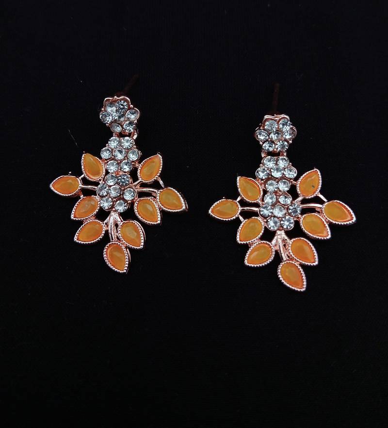 Yellow Yellow Gold Necklaces