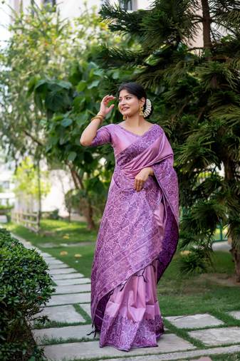 Handloom Silk Blend With Rich Weaving Pallu & Border