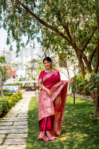 Handloom Silk Blend With Rich Weaving Pallu & Border