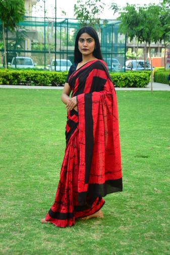Fire in the Sky|Red Batik Cotton Mulmul Handblock Saree