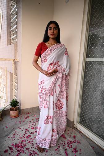 A Girl At Durga Puja - Handblock Print Natural Dyed - Mulmul Cotton Saree