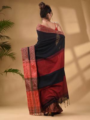 Black Cotton Handwoven Soft Saree With Paisley Border 4
