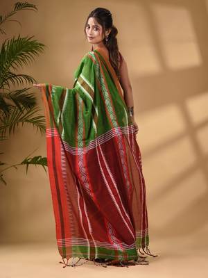Light Green Cotton Handwoven Soft Saree With Temple Border 4