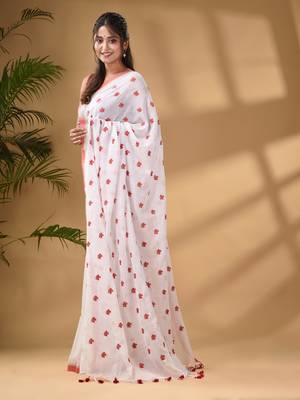 White Cotton Handwoven Soft Saree With Floral Motifs 3