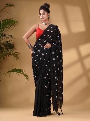 Black Cotton Handwoven Soft Saree With Floral Motifs 2
