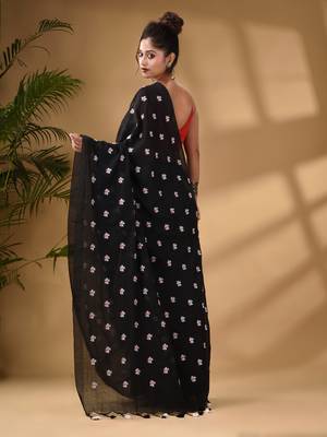 Black Cotton Handwoven Soft Saree With Floral Motifs 4