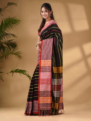 Black Cotton Handwoven Saree WithTexture Border 3