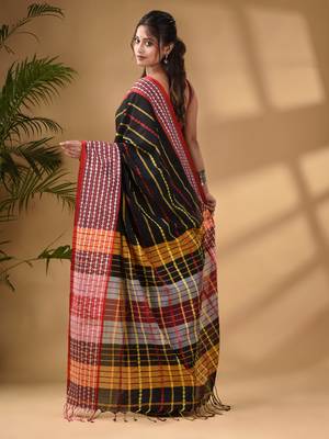 Black Cotton Handwoven Saree WithTexture Border 4