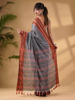 Grey Cotton Handwoven Saree With Texture Border 4