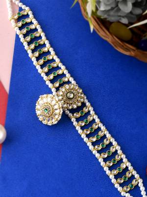 Gold plated kundan & green stone studded matha patti 1