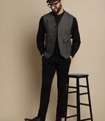 Woolen waistcaot with patch pocket