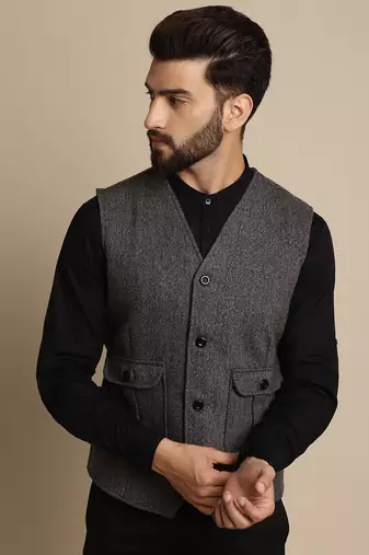Woolen waistcaot with patch pocket