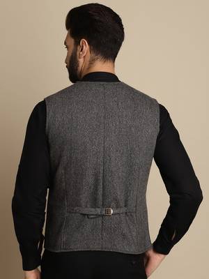 Woolen waistcaot with patch pocket 3