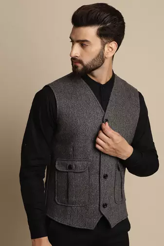 Woolen waistcaot with patch pocket