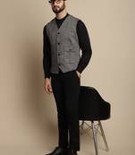 Woolen waistcaot with patch pocket