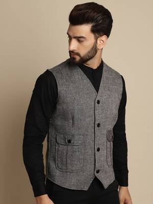 Woolen waistcaot with patch pocket 4