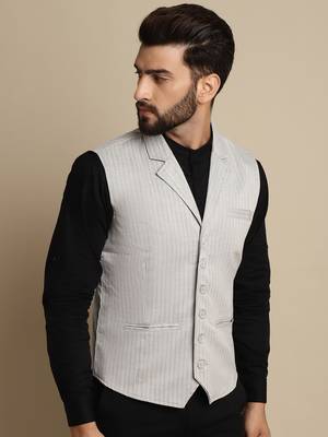 Waistcoat with notched lapel 4