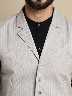 Waistcoat with notched lapel 5