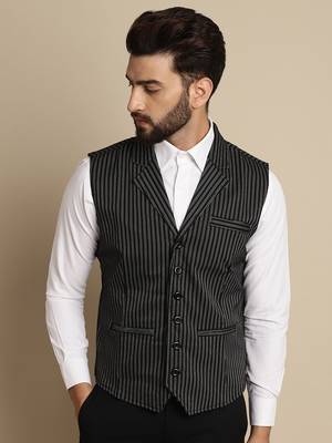 Waistcoat with notched lapel 2