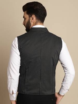 Waistcoat with notched lapel 3
