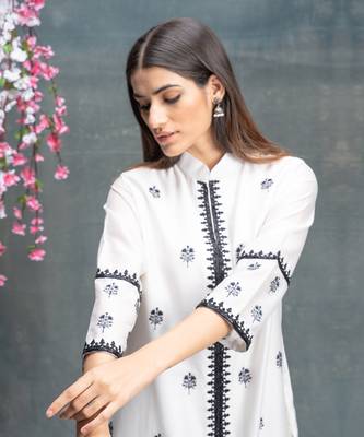 Ivory and black kurta pant set. 3
