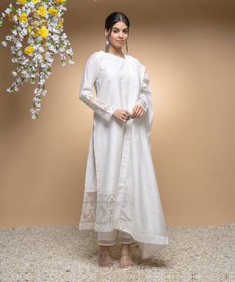 Ivory floral applique kurta set . 1