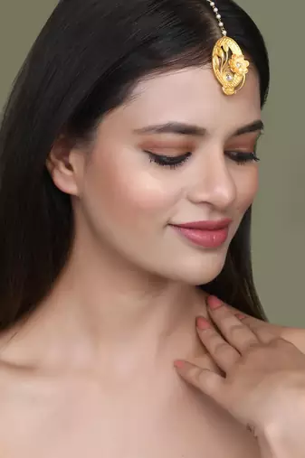 Gold plated traditional floral maang tikka