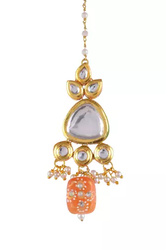Kundan maang tikka