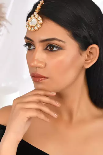 Bridal kundan maangtikka