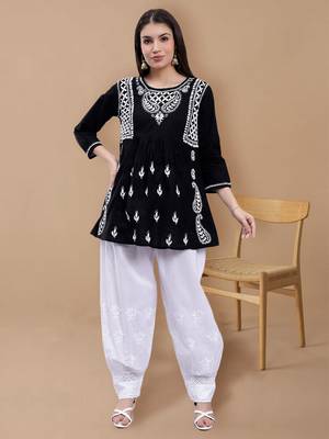hand embroidered black cotton lucknow chikankari women kurta set 1