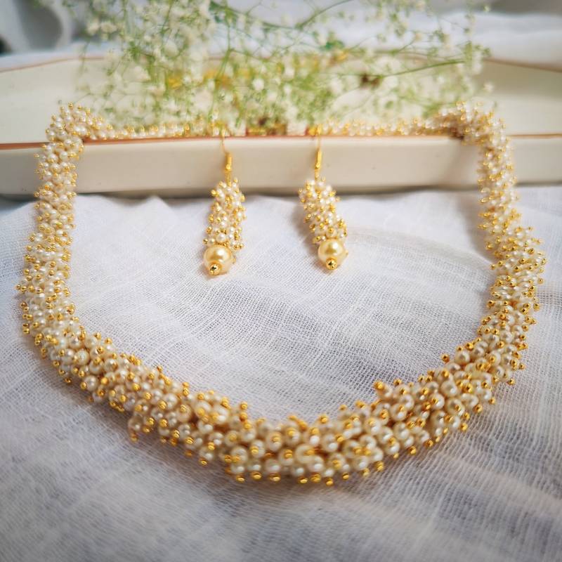 Single Layer Handmade White Bunch Mala