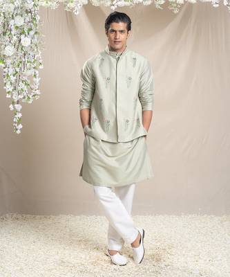 Olive bundi kurta set with all over floral motifs 1