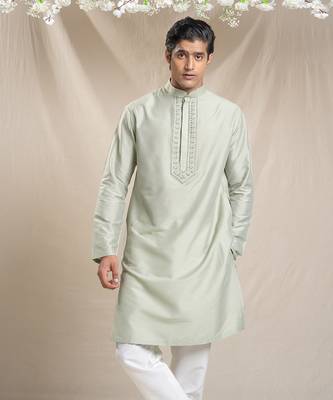 Olive bundi kurta set with all over floral motifs 2