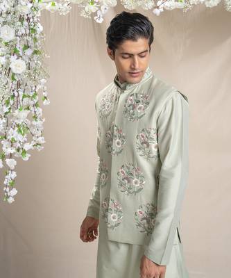 Olive bundi kurta set with floral motifs 2