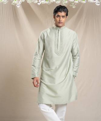 Olive bundi kurta set with floral motifs 4