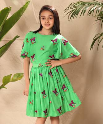 Green embroidered fit and flare dress with circular sleeves 4