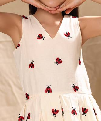 Off white  embroidered box pleat dress 3
