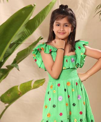 Green embroidered smocked yoke sleeveless maxi dress 4