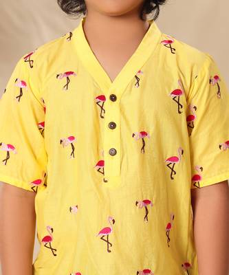Yellow embroidered no collar short kurta 4