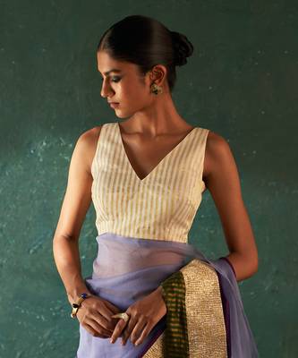 Purple saree with sleeveless blouse 3