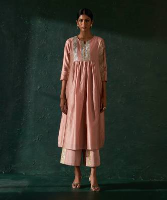 Rose pink gathered chanderi kurta set with gota work 2