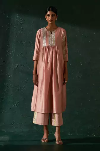 Rose pink gathered chanderi kurta set with gota work