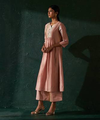 Rose pink gathered chanderi kurta set with gota work 4