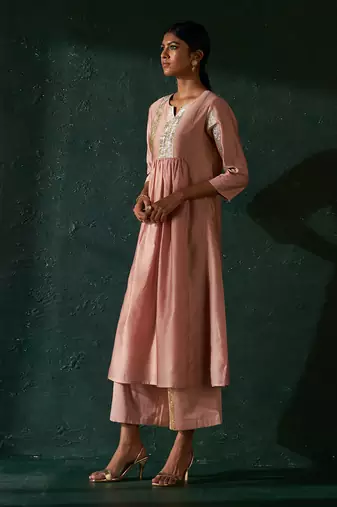 Rose pink gathered chanderi kurta set with gota work