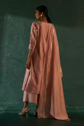 Rose pink gathered chanderi kurta set with gota work