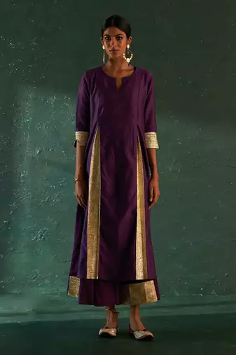 Purple chanderi kurta set with panelled gota work