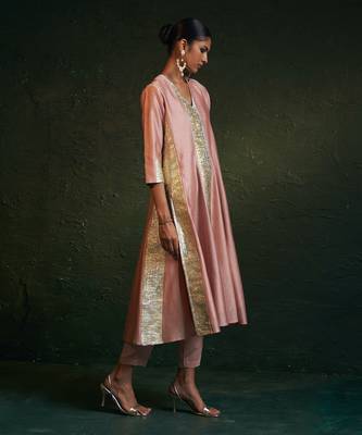 Rose pink chanderi kurta set with gota work 3