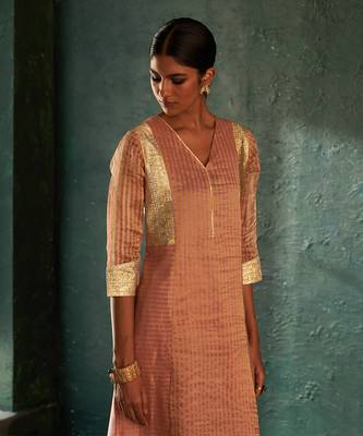 Rose pink striped kurta set with gota work 4
